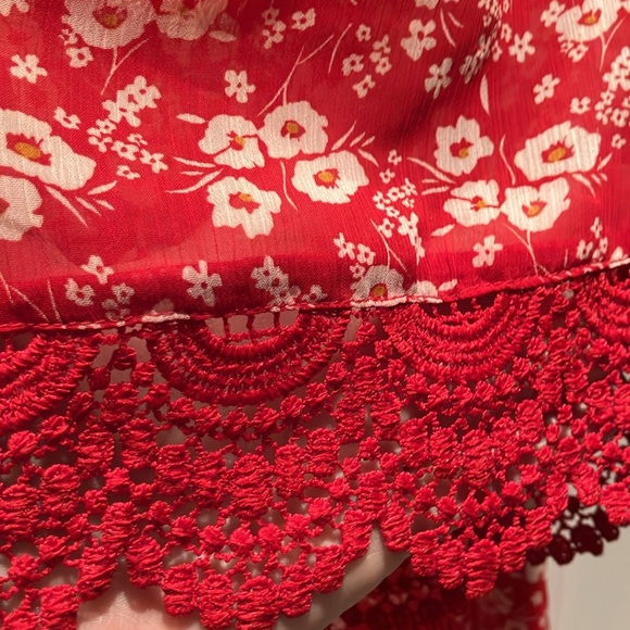 Maurices red with white flowers kimono, size XL, hits right below hips. Perfect! - Picture 2 of 5